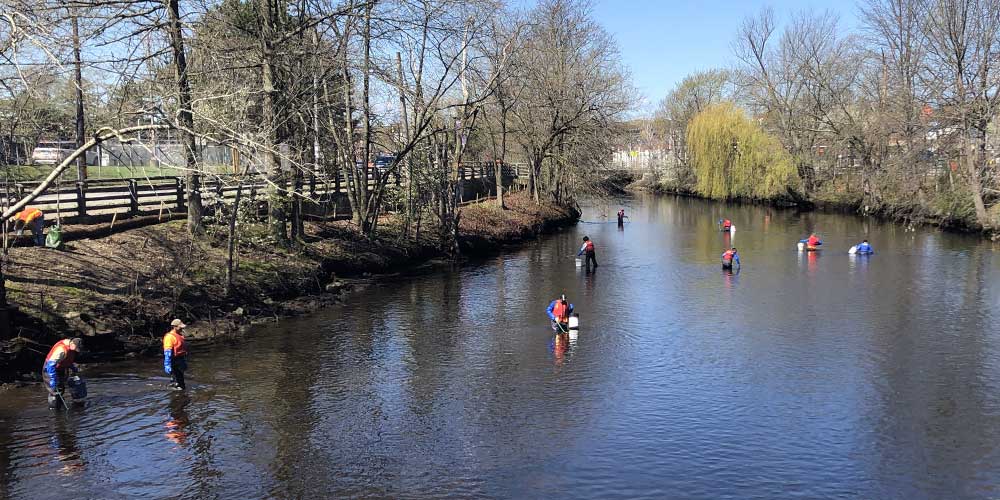 RIDOT Daily Clean Up Event - Woonasquatucket River